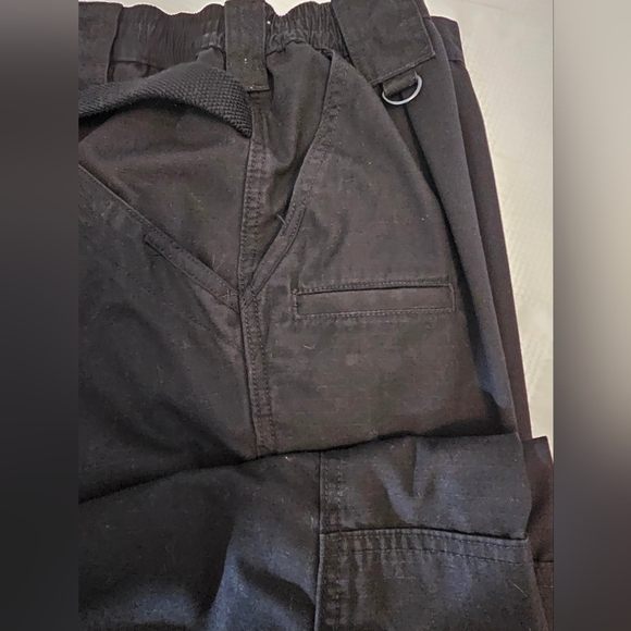 5.11 Tactical Men's Dark Cargo Pants - Picture 9 of 10